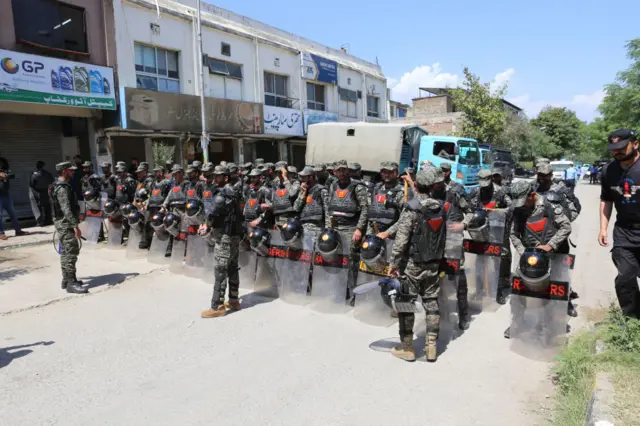 सशस्त्र बल