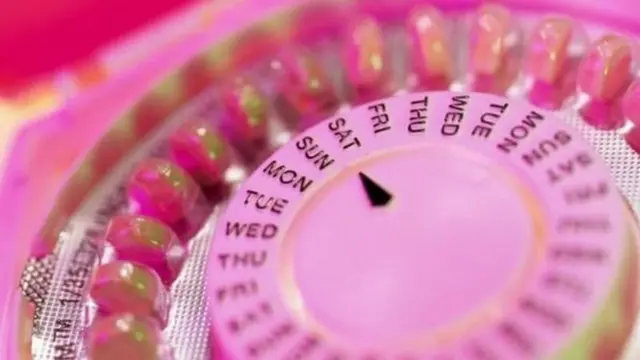 गर्भनिरोधक गोळ्या अनेक प्रकारे गर्भधारणा रोखण्याचं काम करतात.