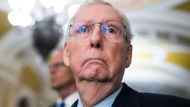 میچ مک کانل، رهبر اقلیت سنا