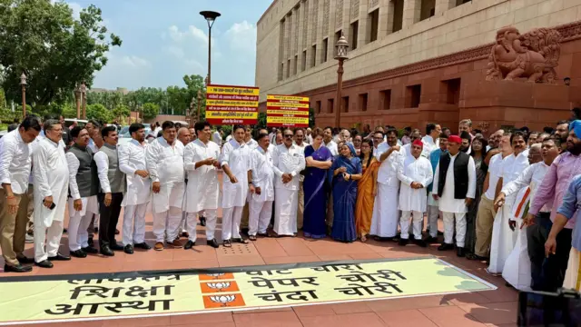 राम मंदिर में चंदा चोरी के ख़िलाफ़ आवाज़ उठाते विपक्ष के सांसद