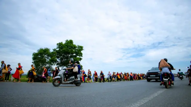 උන්වහන්සේගේ ක්‍රියාකාරම් ෆේස්බුක්, ටික්ටොක් සහ යූටියුබ් පරිශීලකයින්ගේ පුළුල් අවධානයට ලක් 