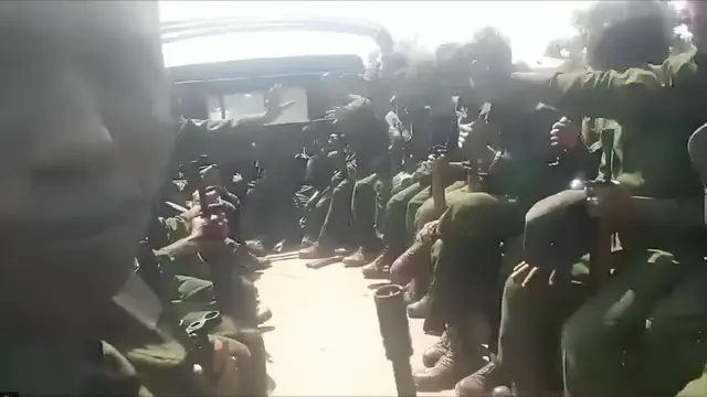 မြန်မာစစ်တပ်ရဲ့ စစ်ကားပေါ်က စစ်သင်တန်းတက်ရတဲ့ ရိုဟင်ဂျာတွေ 