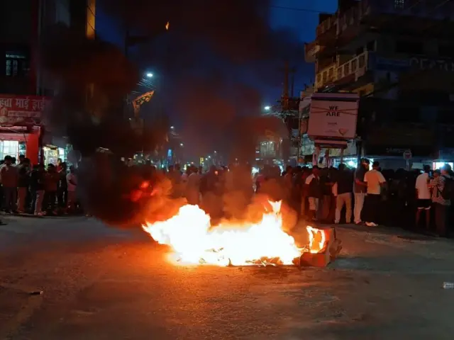 वीरगन्जमा टायर बालेर प्रदर्शन