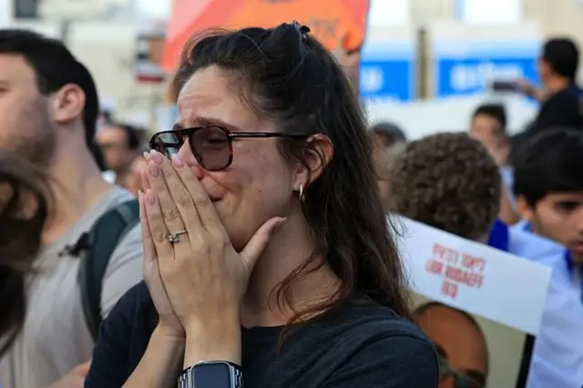 हमासकडून इस्रायली ओलिसांची सुटका 