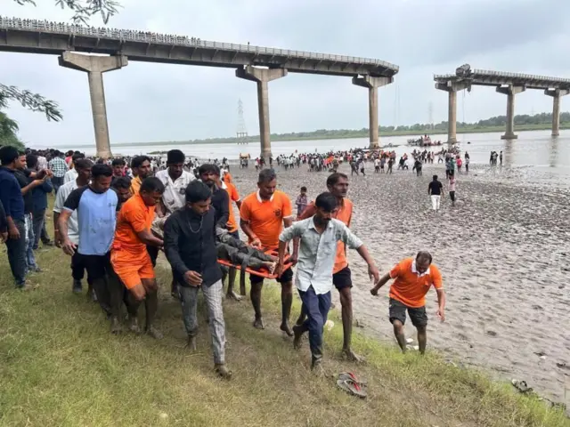 குஜராத் பால விபத்து