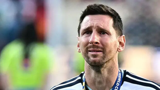 Messi llora tras perder la final ante España.