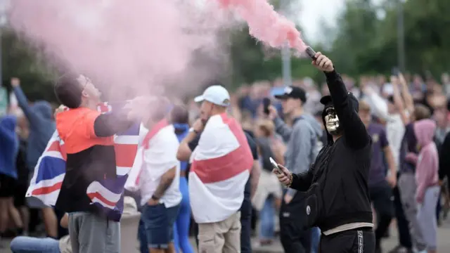 ‘மக்கள் முகமூடிகள் அணியத் தடை’