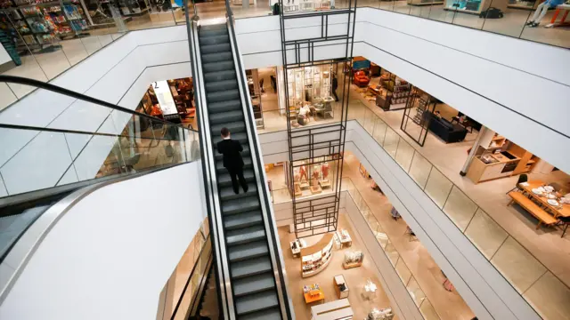 Foto tirada no terceiro andar do shopping Westfield, em Londres