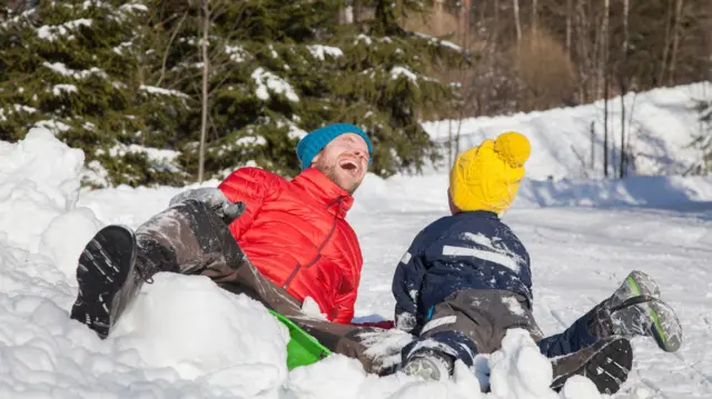 Abbaafi ilma cabbiirra taphacha jiran