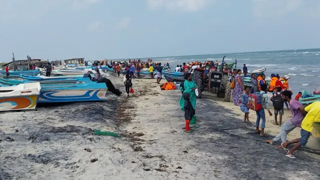 කච්චතිව් දූපතේ අයිතිය සම්බන්ධයෙන් ගැටළුව ඉතිහාසය පුරාවටම දක්නට ලැබුණු අතර,මෙරට අග්‍රාමාත්‍ය ලෙස කටයුතු කළ සිරිමාවෝ බණ්ඩාරනාය හා ඉන්දීය අග්‍රාමාත්‍ය ලෙස කටයුතු කළ ඉන්දිරා ගාන්ධි අතර 1974 ජුනි 26 වැනිදා අත්සන් කළ ගිවිසුමක් මත කච්චතිව් දූපතේ අයිතිය ශ්‍රී ලංකාවට හිමිවිය.