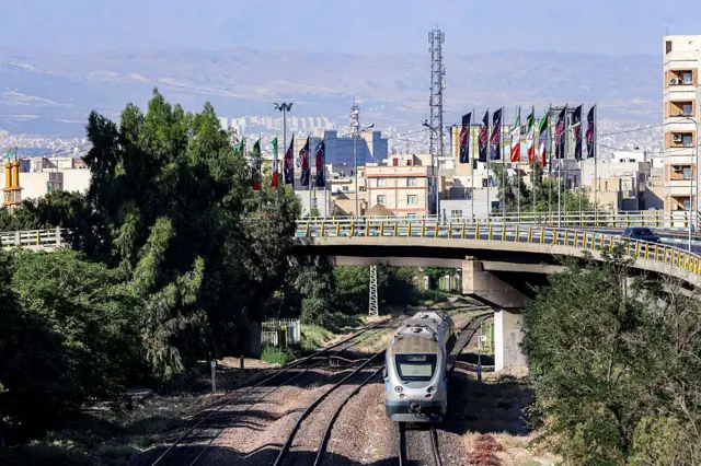 Эроннинг транспорт йўллари.