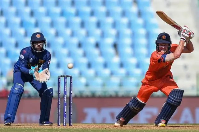 නෙදර්ලන්ත කණ්ඩායමේ අවසන් පිතිකරුවන් සිව්දෙනා ලකුණු 171ක් රැස් කිරීමට සමත්වීම විශේෂත්වයකි.