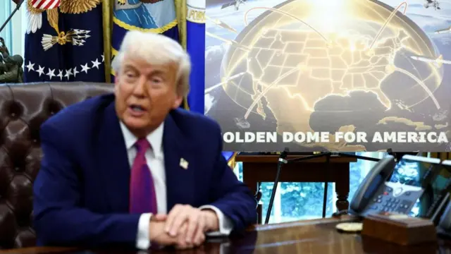 도널드 트럼프 미국 대통령이 2025년 5월 20일 미국 워싱턴 D.C. 백악관 집무실에서 골든 돔 미사일 방어체계에 대한 발표를 하고 있다