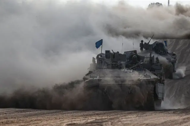 تانک‌های اسرائیلی در حال حمله