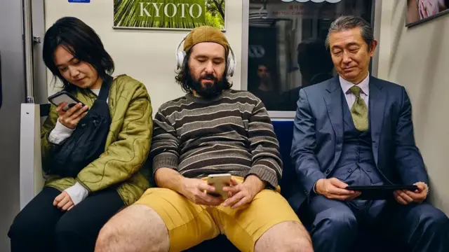 suasana kereta di Kyoto, Jepang