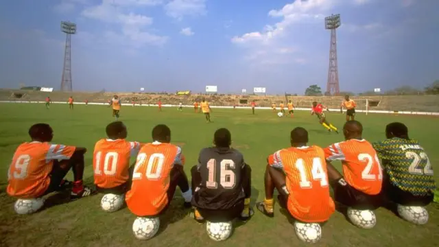 در پایتخت زامبیا، لوساکا، از بازیکنان مختلف تست گرفته شد تا تیم ملی جدید انتخاب شود