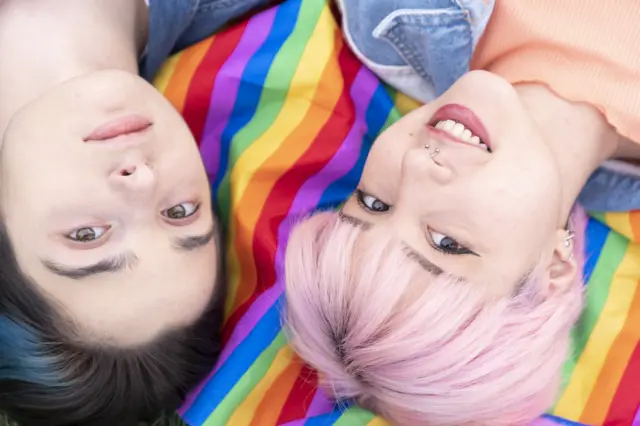 T﻿ürkiye'de eşcinsel evliliği yok, fakat yasaklanmış da değil