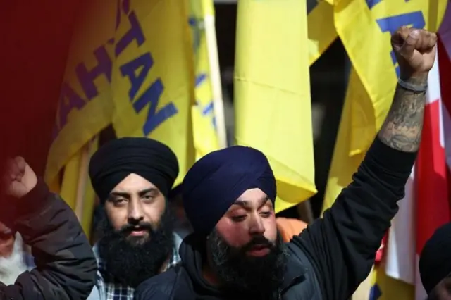 કૅનેડામાં શીખોની વસ્તી 7.71 લાખ છે. તે કૅનેડાની કુલ વસ્તીના 2% છે