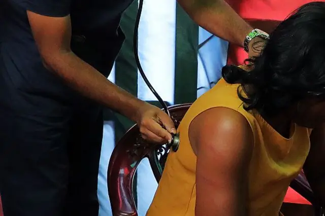 බ්‍රිතාන්‍ය සෞඛ්‍ය සේවාවට එක්වූ මූලික වෛද්‍ය සුදුසුකම් සහිත වෛද්‍යවරුන් වැඩි ම සංඛ්‍යාවක් පැමිණි රටවල් 5 අතර ශ්‍රී ලංකාව ද සිටීම විශේෂත්වයකි.