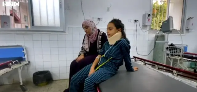 Тез жардам унаасында канжалаган жети жаштагы Дана да болгон. 