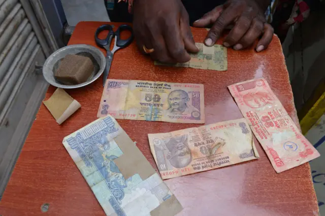 చిరిగిన నోట్లు 