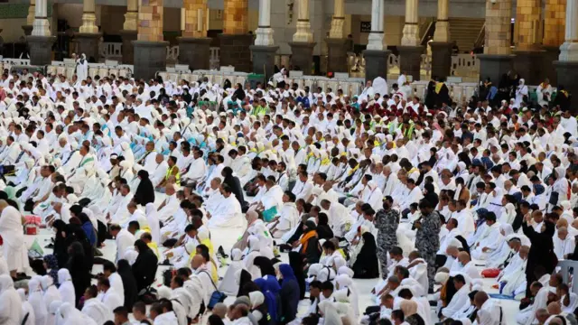 হজের শেষদিনে কোরবানি দেওয়া বাধ্যতামূলক হওয়ায় বিশ্বের অন্যান্য দেশের তুলনায় সৌদি আরবেই কোরবানি দেওয়ার পরিমাণ তুলনামূলক বেশি।