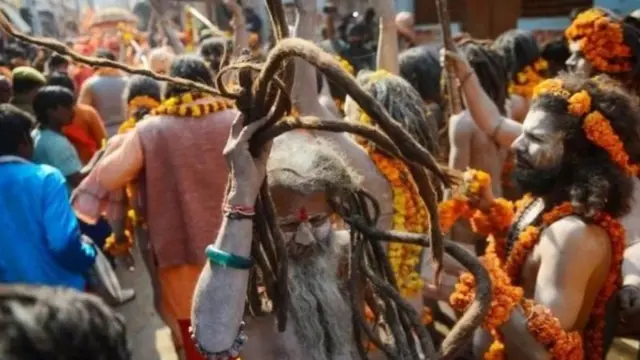 પ્રયાગરાજ અલ્લાહબાદ કુંભ 2025, નાગા સાધુ ક્યાં રહે, નાગા સાધુ અને ઔરંગઝેબની લડાઈ, કાશી વિશ્વનાથ કૉરિડૉર, જ્ઞાનવાપી મસ્જિદ સર્વે વિવાદ, જ્ઞાનવાપી મસ્જિદ, બીબીસી ગુજરાતી, બીબીસી ન્યૂઝ ગુજરાતી