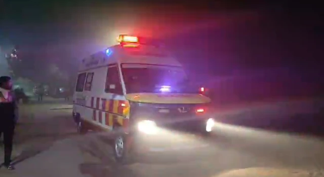 టాటా నగర్ ఎర్నాకుళం ఎక్స్‌ప్రెస్, మంటల్లో చిక్కుకున్న బోగీలు