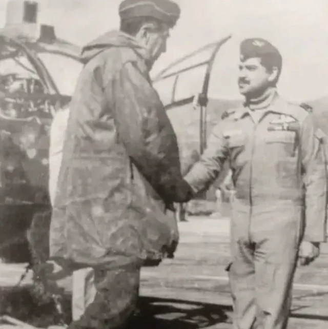 آپریشن میگھ دوت میں حصہ لینے والے سکوارڈن لیڈر روہت رائے ائیر چیف مارشل کاٹرے