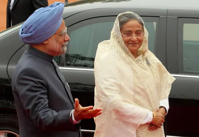 দিল্লিতে প্রধানমন্ত্রী মনমোহন সিংয়ের সঙ্গে, ২০১০