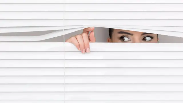 இரவில் பெண்களை ரகசியமாக படம்பிடித்து ஆதாயம் தேடும் ஆண்கள் - பிபிசி புலனாய்வில் வெளியான உண்மை