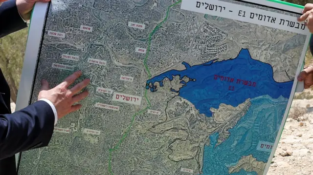 خارطة تظهر مخطط "E1" الاستيطاني الذي من شأنه أن يفصل القدس الشرقية عن الضفة الغربية