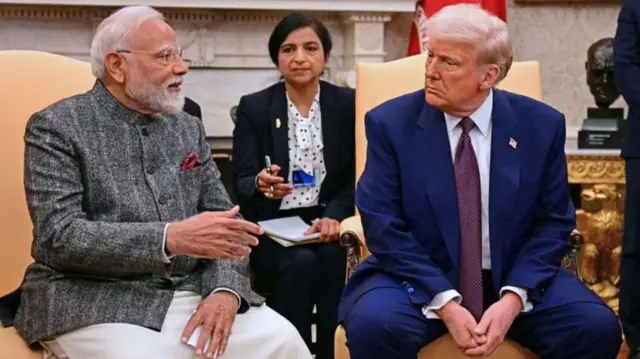 अमेरिकेचे अध्यक्ष डोनाल्ड ट्रम्प यांनी ब्रिक्सच्या सदस्य देशांवर 10 टक्के अतिरिक्त आयात शुल्क लावण्याची धमकी दिली.