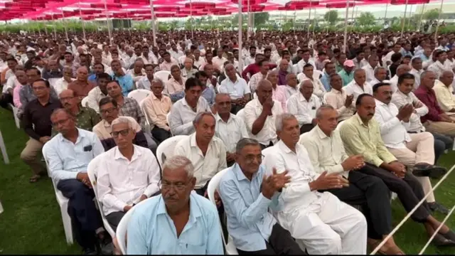 સભામાં ખેડૂતો મોટી સંખ્યામાં આવ્યા હતા.