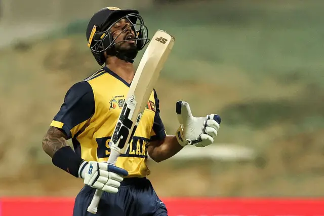  නවක ක්‍රීඩක කමිල් මිශාරට රැස් කිරීමට හැකි වූයේ ලකුණු 19ක් පමණි.