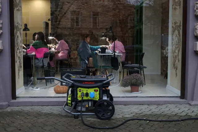 генератор біля салону краси