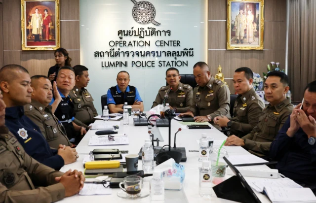 थाईलैंड पुलिस के अधिकारी