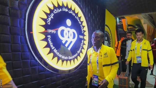 N'Golo Kante yahoze akinira Chelsea na Leicester yari mu bakinyi ba Al-Ittihad bari baje kuri ico kibuga