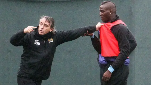 Roberto Mancini veMario Balotelli