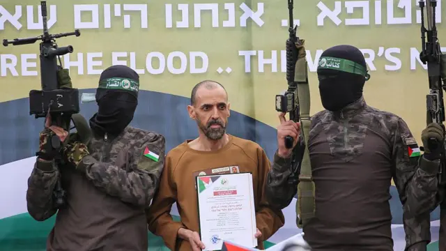 ХАМАС аскерлери Шарабини өткөрүп берерден мурда сүрөткө түшкөн