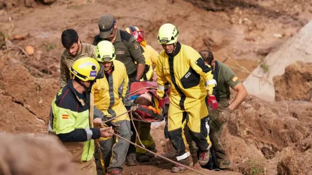 स्पेनमधील पुरामुळे मोठं नुकसान, मृतांचा आकडा 211 वर, बेपत्ता नागरिकांचा शोध सुरू