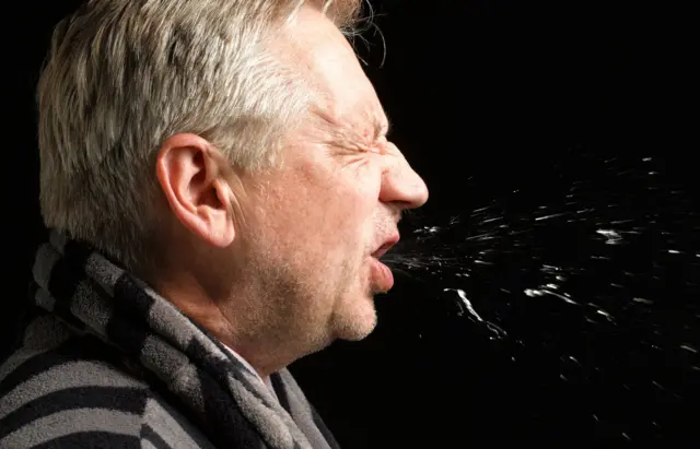 ती सामान्य सर्दी असते, ताप असतो की कोरोना?