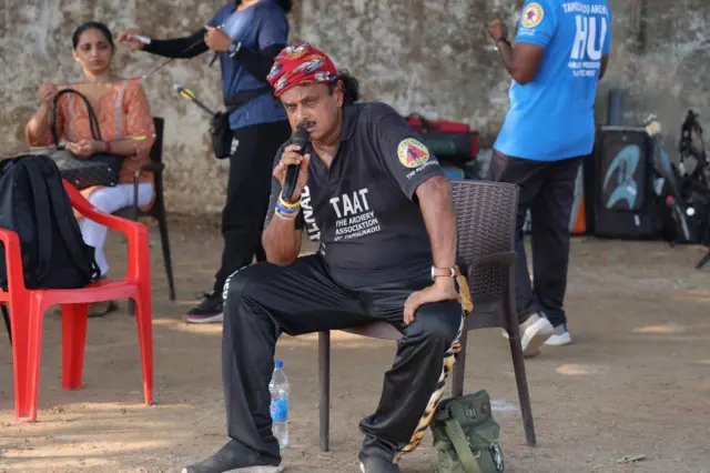 ஷீஹான் ஹுசைனி, வில்வித்தை, கராத்தே, தேக்வாண்டோ, 