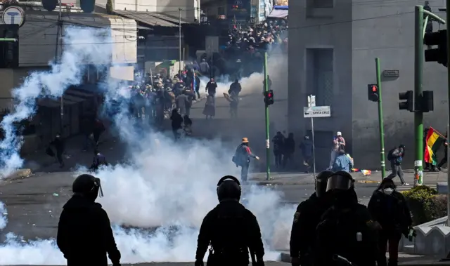Nesta sexta, protestos terminaram em confronto em La Paz