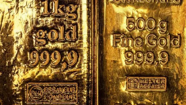 सोन्याच्या बाबतीत बोलायचं झालं तर, त्याच्या किमतीत गेल्या एका वर्षात सुमारे 75 टक्क्यांनी वाढ झाली आहे.