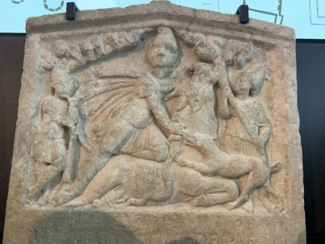 Рељеф са представом из култа бога Митра, 3. век, Смедерево