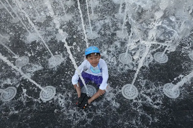 Populasi Korsel telah menurun sejak 1970-an. Dan selama 10 tahun lebih, Korsel mengerahkan berbagai upaya untuk menangani masalah ini. 