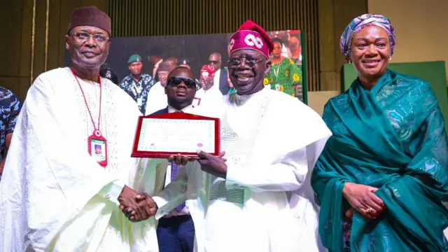 tinubu n gba iwe eri idibo rẹ 