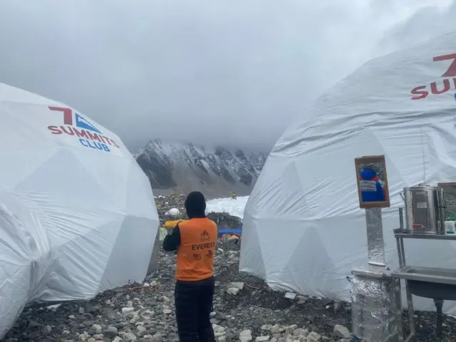 शिविरहरू हटाउने क्रम थालिएको अधिकारीहरूले बताएका छन्