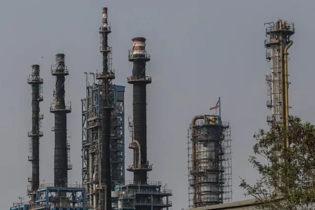 எண்ணெய் சுத்திகரிப்பு நிலையம்